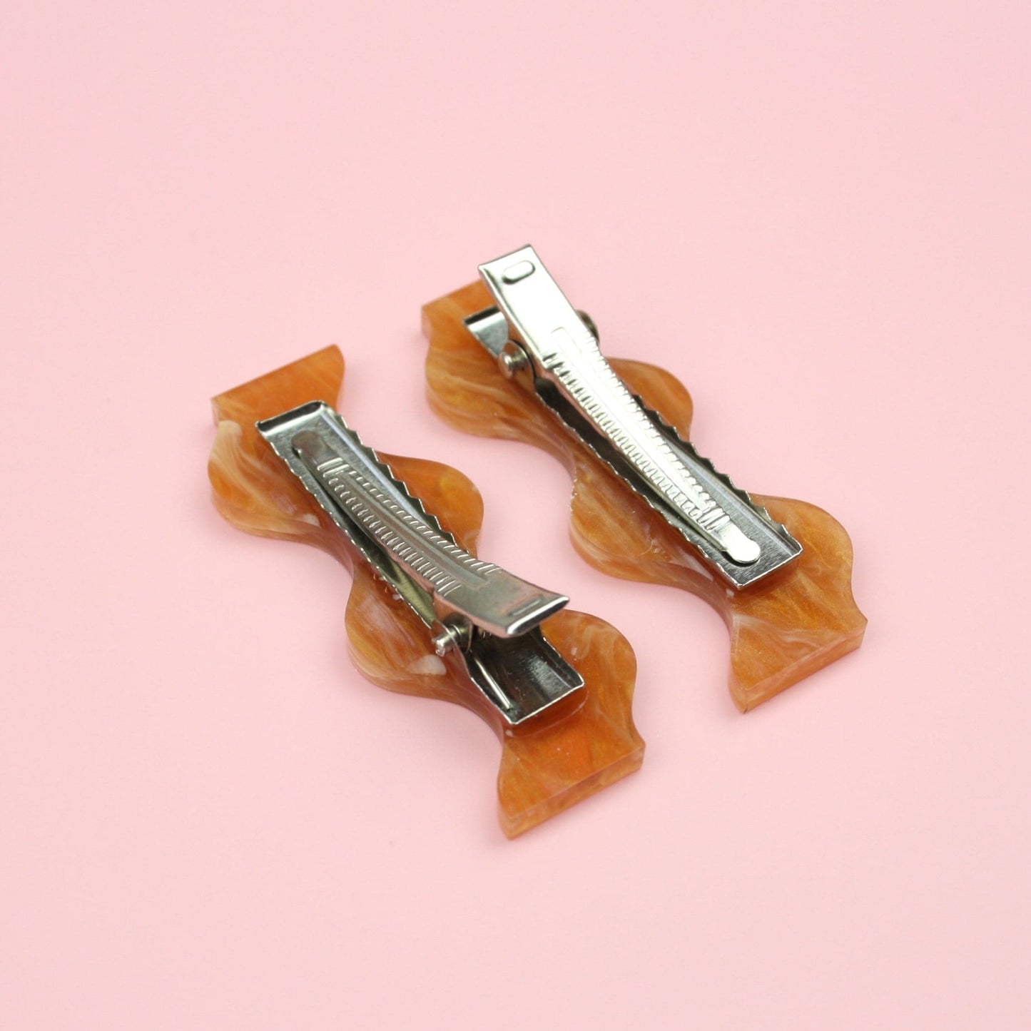 Pecan Wavy Hair Clips