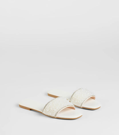 Ever So Chic Rhinestone Pearl Sandals
