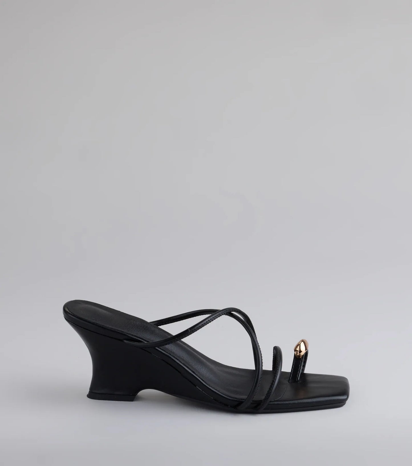 Refined And Classy Toe Ring Strappy Wedges